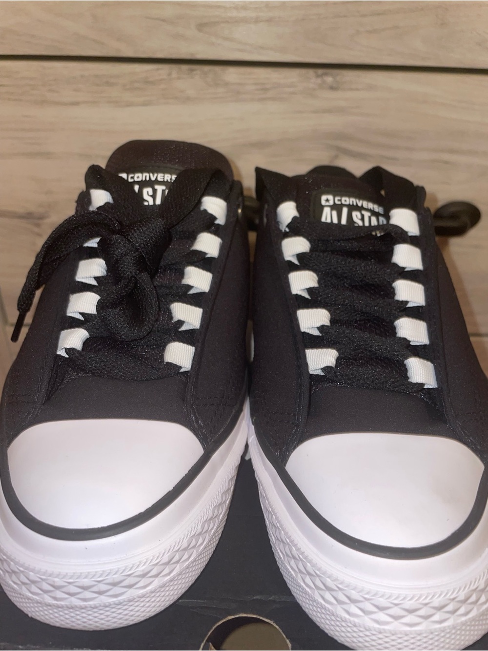 Converse Low Top Chuck Taylor Puff - Black and White - Picture 4 of 6